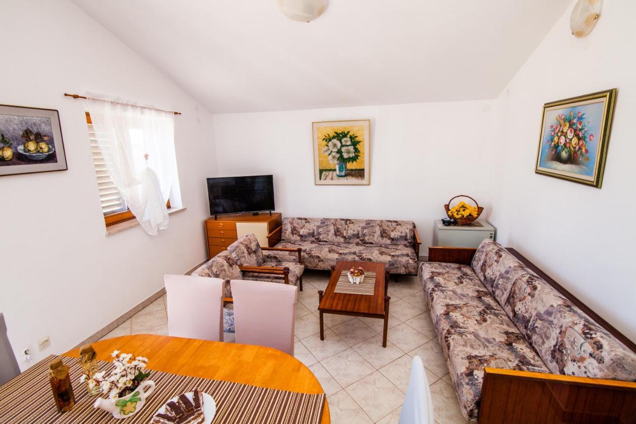 Apartman Kristina Apartment Banjole Exterior photo