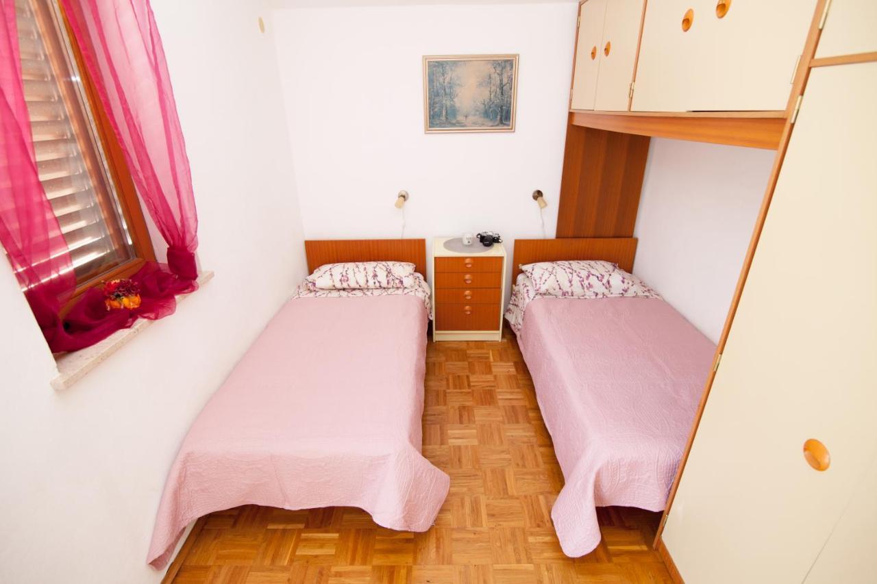 Apartman Kristina Apartment Banjole Exterior photo